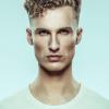 Grandad Chic, Tony Haresign, klasyczne fryzjerstwo, styl vintage, loków, tekstur, tradycyjnych fryzjerskich technik barberskich, deep chipping, pikowanie, abcfryzjera, fryzury